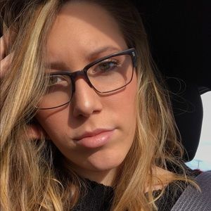 Meet your Posher, Abigail